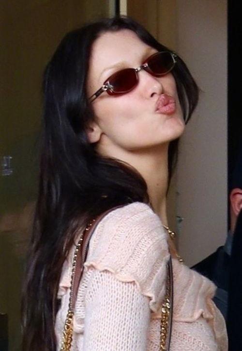 bella hadid生活照,光影交织的日常魅力