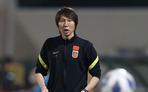 李铁托个人资料,从足球明星到企业家，传奇人生的精彩篇章