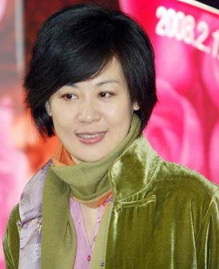 黄莎莉个人资料,才华横溢的艺术家，多面手的演艺人生